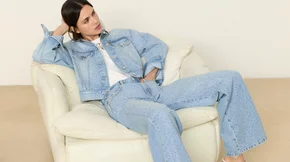 Ανακάλυψε τις νέες τάσεις της Stradivarius στο denim
