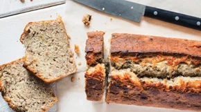 Αφράτο κέικ με μπανάνα και σοκολάτα χωρίς ζάχαρη