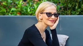 Η Νάντια Μπουλέ βρήκε το πιο κομψό σχέδιο για κοντά νύχια