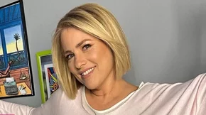 "Αυτή η γυναίκα λάμπει": Η αλλαγή της Μαριάννας Τουμασάτου που ενθουσίασε τους ακόλουθούς της