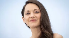 Λαμπερή, νεανική επιδερμίδα στα 40+ | Ποιες συνήθειες να υιοθετήσεις και ποιες να αφήσεις πίσω σου