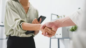 Τα χρώματα που πρέπει να προτιμάς σε ένα job interview