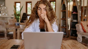 Γιατί οι περισσότεροι millenials φαίνονται πολύ νεότεροι από την ηλικία τους;