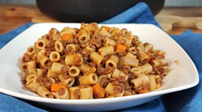 Κοφτό μακαρονάκι με κιμά φακής: Το σπιτικό comfort food που θα ζητάς ξανά και ξανά