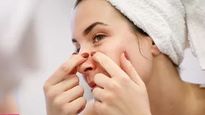 Πώς φεύγουν τα εσωτερικά σπυράκια; Τα do's και don'ts