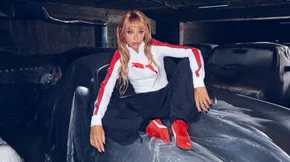 Η Ελένη Φουρέιρα σού δείχνει πώς θα φορέσεις φέτος τα Speedcat sneakers σου