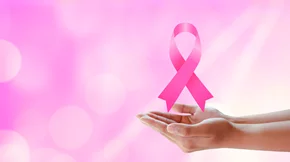 Us stronger: Μαζί, οι γυναίκες είμαστε πιο δυνατές από τον καρκίνο