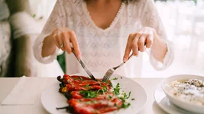 7 τακτικές που θα σε βοηθήσουν να απαλλαγείς από τα περιττά κιλά