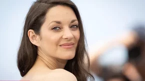 Οι 5 καλύτερες αντιρυτιδικές κρέμες που χρησιμοποιούν εντατικά οι Γαλλίδες μετά τα 40