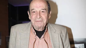 "Ήταν οξεία λευχαιμία, ραγδαία": Όσα πρέπει να γνωρίζεις για τη μορφή κακοήθειας από την οποία 'έφυγε' ο Μανούσος Μανουσάκης