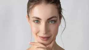 5 κρέμες που χαρίζουν αποτέλεσμα μεσοθεραπείας στο πρόσωπο