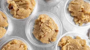 Νηστεύεις; Δοκίμασε τον χαλβά χωρίς λάδι για ένα ιδανικό νηστίσιμο γλυκάκι