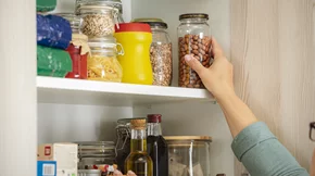 Έτσι θα διατηρήσεις τα τρόφιμα φρέσκα και μετά το άνοιγμά τους