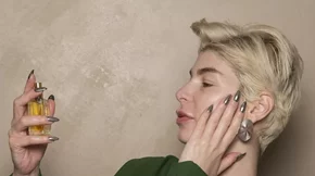 Ένα "μαγικό" έλαιο ομορφιάς: Το ξηρό λάδι που δεν λείπει ποτέ από τη ρουτίνα μου