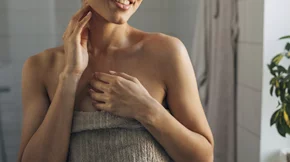 3 αντικείμενα μπάνιου που δεν πρέπει ποτέ να μοιράζεσαι – Μια ειδικός εξηγεί γιατί