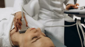 Αφαίρεση Θυρεοειδούς (Θυρεοειδεκτομή): Θα αλλάξει η ζωή μου μετά την επέμβαση; Τι πρέπει να περιμένω;