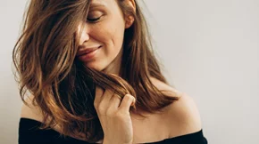 5 βιταμίνες που μπορεί να έχεις έλλειψη και σου προκαλούν τριχόπτωση