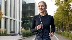 Μετά τα 40 το περπάτημα δεν αρκεί: Η άσκηση που βοηθά να παραμείνετε σε φόρμα, σύμφωνα με καρδιολόγο