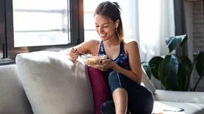 Διατροφή για επίπεδη κοιλιά ή για ψωμάκια; Σε τι διαφέρουν;