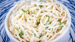 Το Νο 1 αρχαίο ελληνικό λαχανικό που κάνει καλό στην υγεία του εντέρου και στην αναιμία