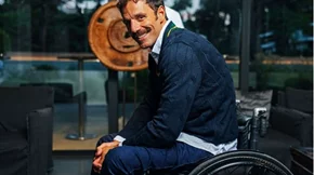 Ανακαλύπτουμε τα key items του χειμερινού στιλ με τον Αντώνη Τσαπατάκη