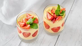 Δροσερό γιαουρτογλυκό με μόλις 2 υλικά - χωρίς ζελέ