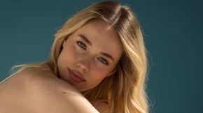 Η καινοτόμoς σειρά ορών που προστατεύει την επιδερμίδα σε όλο το φάσμα της