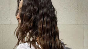 Τα μαλλιά που θα θες να έχεις όλο το καλοκαίρι και που "παίζουν" παντού στο TikTok