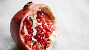 Πώς να φάω το ρόδι; 10 διαφορετικοί τρόποι για να το βάλεις στα γεύματά σου