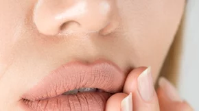 Έρπης στα χείλια: Τι να προσέχεις και πώς δε θα ξαναεμφανιστεί ο επιχείλιος έρπης