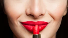 Οι κορυφαίες τάσεις μακιγιάζ για τη σεζόν Άνοιξη/Καλοκαίρι 2021