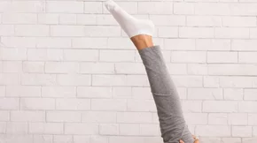 Ασκήσεις γυμναστικής στο σπίτι: Το workout που μπορούμε να κάνουμε στο κρεβάτι μας