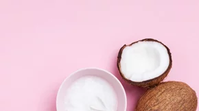 Λάδι καρύδας για υπέροχα μαλλιά, λείο δέρμα και ντεμακιγιάζ