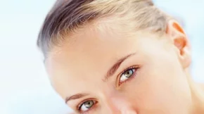 Φτιάχνουμε τη δική μας μάσκα ομορφιάς για τα μάτια με πατάτα