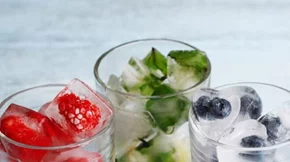 Πώς θα πίνω πολύ νερό; 5 έξυπνοι τρόποι να το κάνεις... νόστιμο!