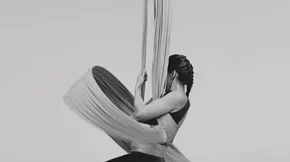 Shape Tested: H editor Ευμορφία Σαββαΐδη δοκιμάζει aerial dance! (Ναι, κάνει γράμμωση σε χρόνο dt!)