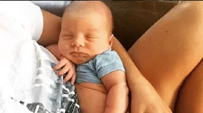 Οι 6 εβδομάδες μετά τον τοκετό και όσα ΝΤΡΕΠΕΣΑΙ να ρωτήσεις (το στήθος, οι κολπικές εκκρίσεις, η κοιλιά, η δυσκοιλιότητα)