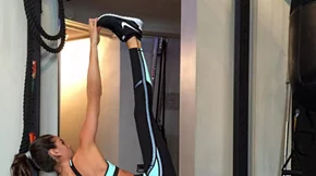 Είσαι fan του TRX; Η Ιzabel Goulart μάς δείχνει ασκήσεις με TRX... άλλου επιπέδου! (μείναμε με το στόμα ανοιχτό!)