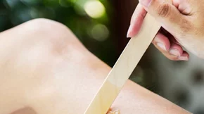 Ξυραφάκι, κερί ή λέιζερ; Ποια μέθοδο αποτρίχωσης να επιλέξεις και γιατί;