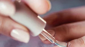 10 σχέδια για κοντά νύχια που σίγουρα θα θέλεις να αντιγράψεις