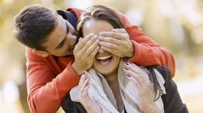 Ευτυχισμένα ζευγάρια: AΥΤΟ είναι το #1 πράγμα που κάνουν (λέει έρευνα)