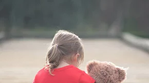 Η φτώχεια προκαλεί ψυχολογικά και σωματικά προβλήματα στα παιδιά