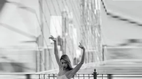 Κάνε άσκηση γέφυρα και ballet abs για καλλίγραμμο κορμί μπαλαρίνας