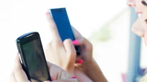 Με απόφαση δικαστηρίου: Η χρήση κινητών τηλεφώνων μπορεί να οδηγήσει στην ανάπτυξη όγκου στον εγκέφαλο!