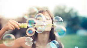 Ξέρεις ότι κάνοντας αυτές τις 3 κινήσεις με το σώμα σου μπορείς να αλλάξεις διάθεση;