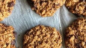 Υγιεινά cookies με φιστικοβούτυρο από τη διατροφολόγο Κλειώ Δημητριάδου