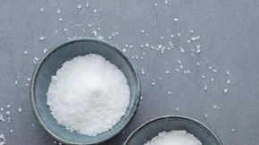 Μυστικά ομορφιάς και μάσκες με αλάτι; Κι όμως, κάνει καλό