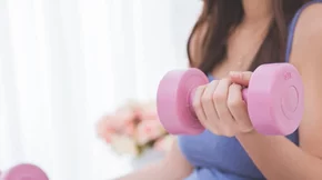 Οι πιο συχνές ενοχλήσεις της εγκυμοσύνης και πώς θα τις αντιμετωπίσεις (Ναυτία, συχνοουρία, αιμορροΐδες, συσπάσεις...)