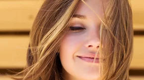 Λεπτά μαλλιά: Οι καλύτερες συμβουλές για κούρεμα και περιποίηση από τον κομμωτή