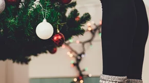 Χριστουγεννιάτικο δέντρο: Όλα τα do's & don'ts για την ασφάλειά σου